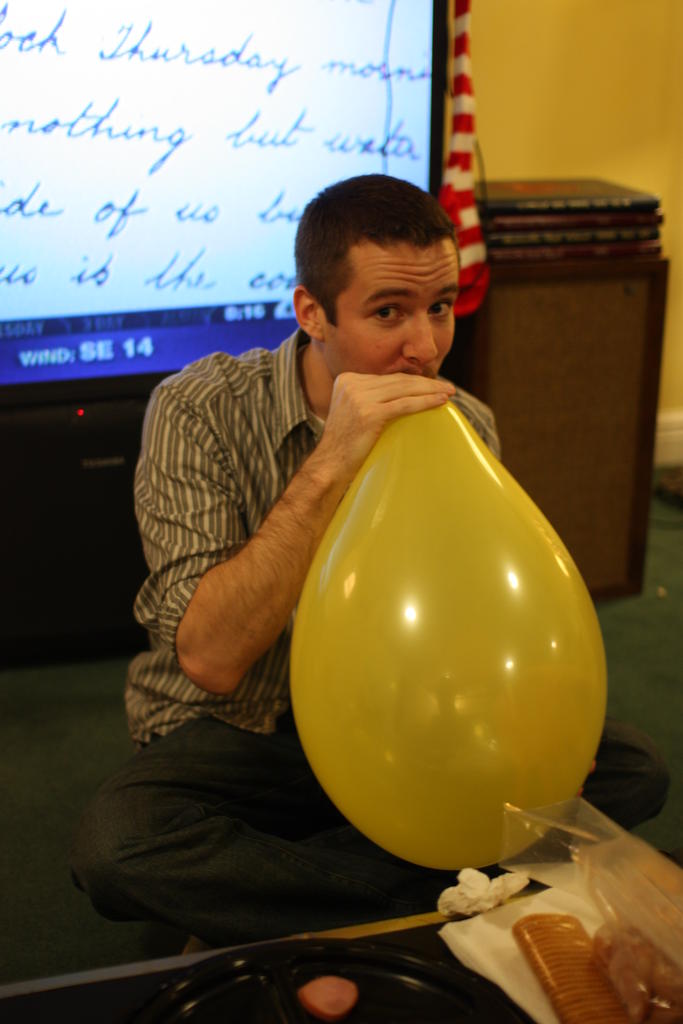 Hampton Inflating a Ballon