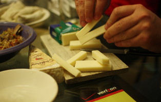 Making Cheese Rolls - a la Hakata